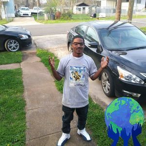 Meet your Posher, Derrick